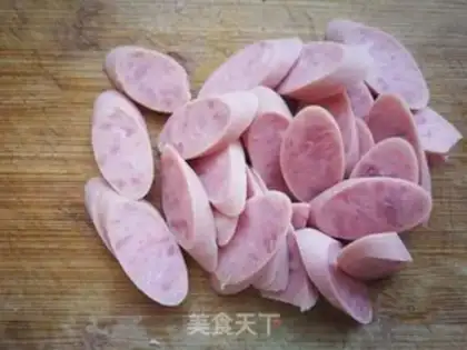 Make Garlic swirling and ham sausage step 2