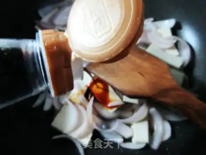 Make Onion fried tofu step 5