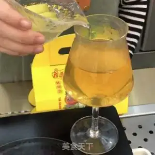 Make A tea with lemon step 3