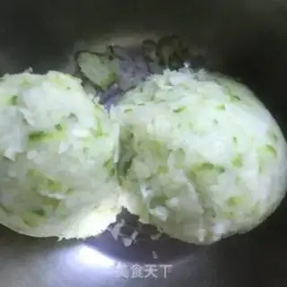 Make Red-oiled soup and lamb dumplings step 1