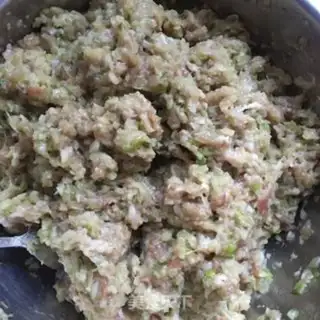 Make Red-oiled soup and lamb dumplings step 3