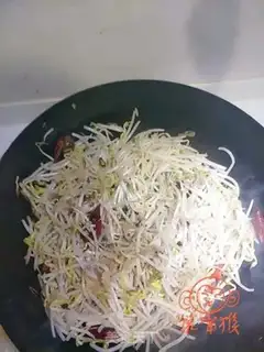Make Sour green bean sprouts step 5