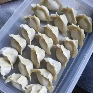 Make Red-oiled soup and lamb dumplings step 6