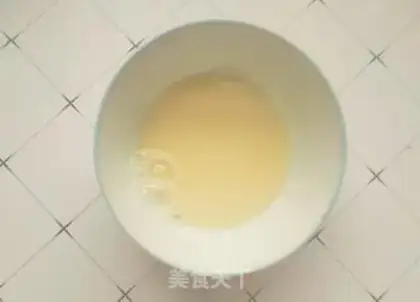 Make A simple hand grab apple pie step 2