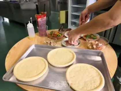 Make Shrimp pizza step 1