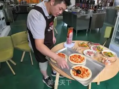Make Shrimp pizza step 2