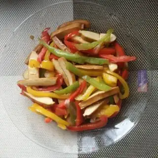 Make Doudou makes three-colour peppers step 8