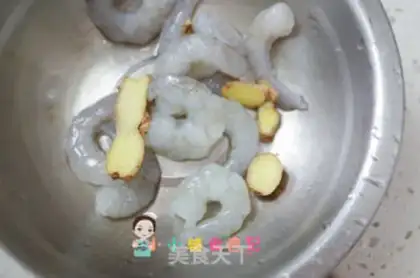 Make Cream shrimp rice step 1