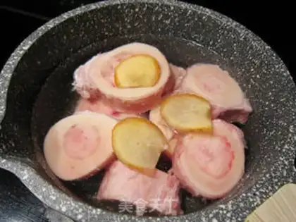 Make Cowbone soup step 1