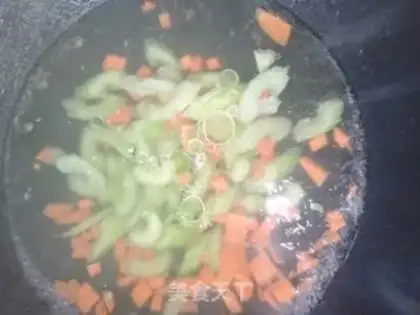 Make Celery fried shrimp step 4