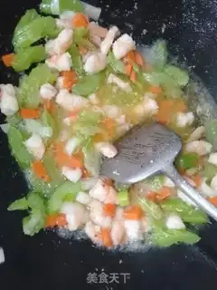 Make Celery fried shrimp step 9