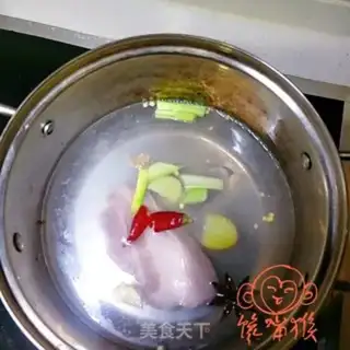 Make Garlic sprouts back to the pot step 2