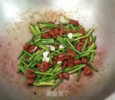 Make Garlic sprouts step 9