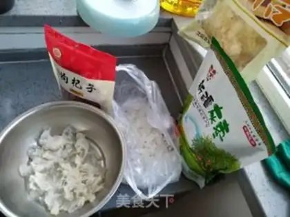 Make Silver-eared lotion soup step 0