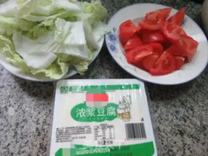 Make Tofu with tomato cabbage step 0
