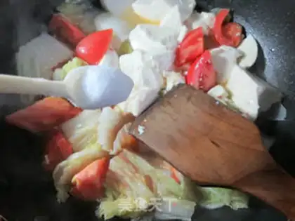 Make Tofu with tomato cabbage step 6