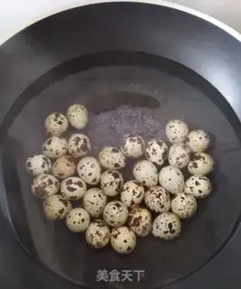 Make Red roasted quail eggs step 0