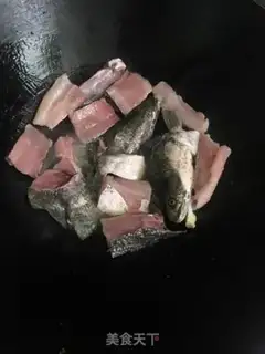 Make Red-tree fish soup step 1