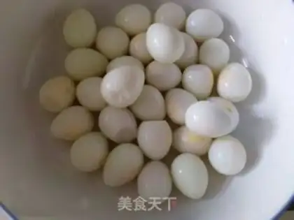 Make Red roasted quail eggs step 2