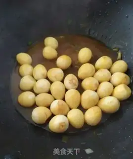 Make Red roasted quail eggs step 3