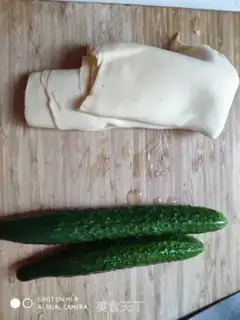 Make cucumber tofu skin step 0