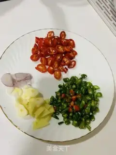 Make Little chili peppers for sea cucumber step 1
