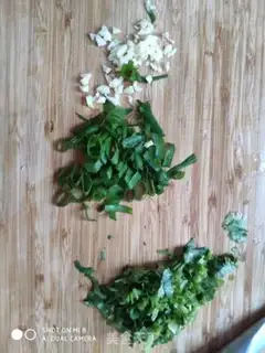 Make cucumber tofu skin step 1