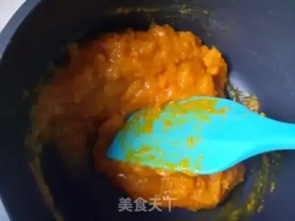 Make Pumpkin crackers step 0