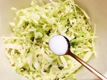 Make Spicy cabbage step 1