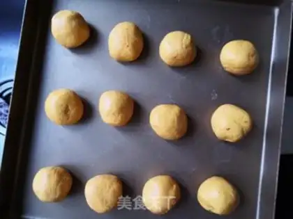 Make Pumpkin crackers step 3
