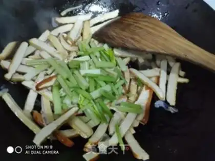 Make Celery fried beans step 5