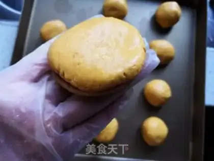 Make Pumpkin crackers step 5