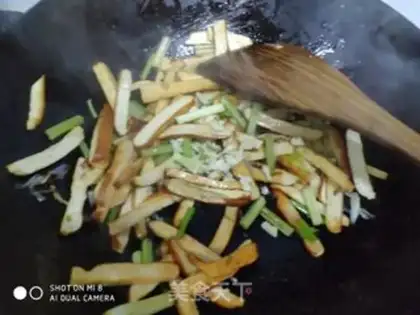 Make Celery fried beans step 7