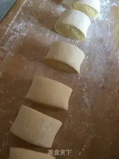 Make Pumpkin buns step 4