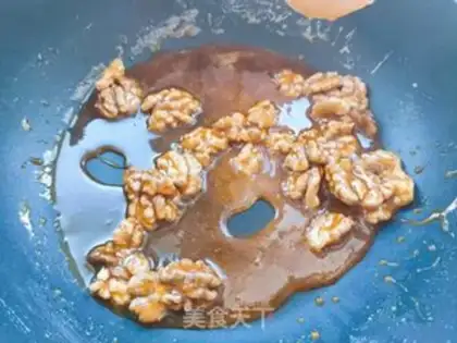 Make Amber walnuts step 5