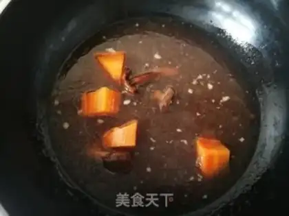 Make Carrots, red mushrooms, bourbon soup step 1