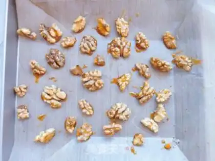 Make Amber walnuts step 6