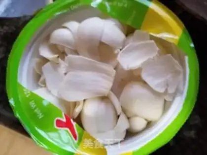 Make Fresh lilies for pumpkins step 0