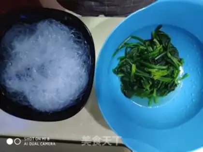 Make A spinach mix fan step 2