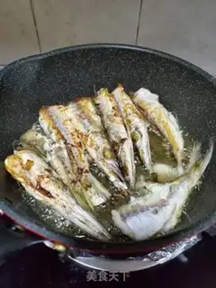 Make Soy sauce, sugar, bamboo and tuna step 3