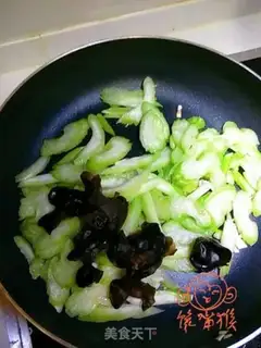 Make The Celery Lily step 5