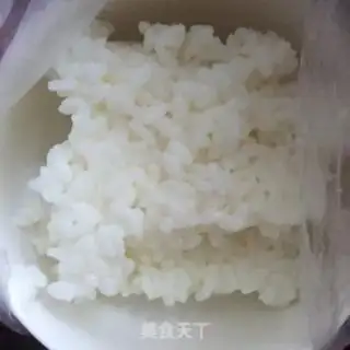 Make Tomato eggs and rice step 1