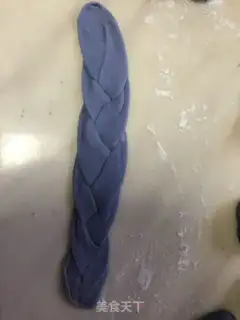 Make The blue chrysanthemum step 3