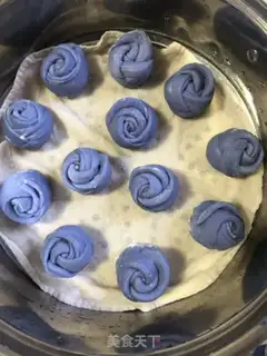 Make The blue chrysanthemum step 5
