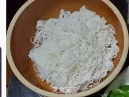 Make Carrot beef and rice powder step 0