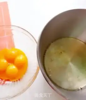 Make Strawberry roll step 1