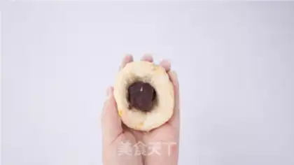 Make Strawberry roll step 7