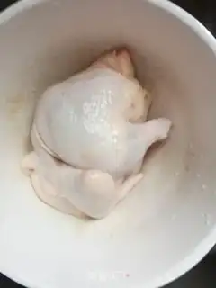 Make A chicken with a pan step 0