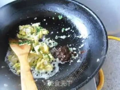Make Egg sauce and rice step 5
