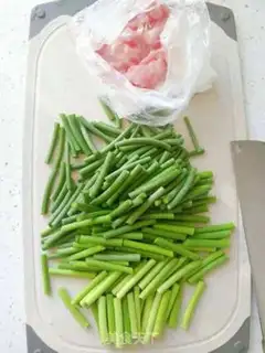 Make Garlic fried meat step 0
